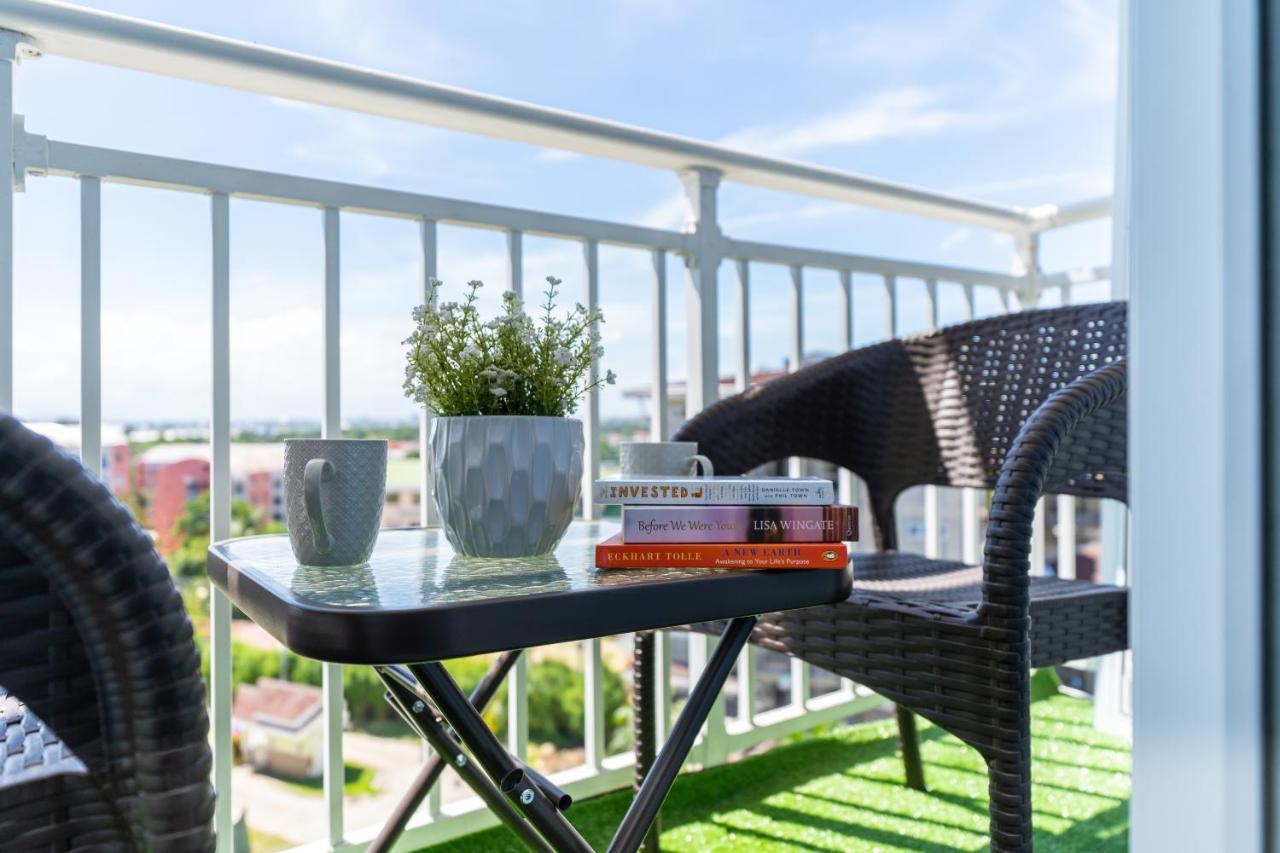 732 Express Condotel, 3 Minutes To Airport, With Gym & Pool Fast Wi-Fi, Free Netflix Мактан Екстериор снимка