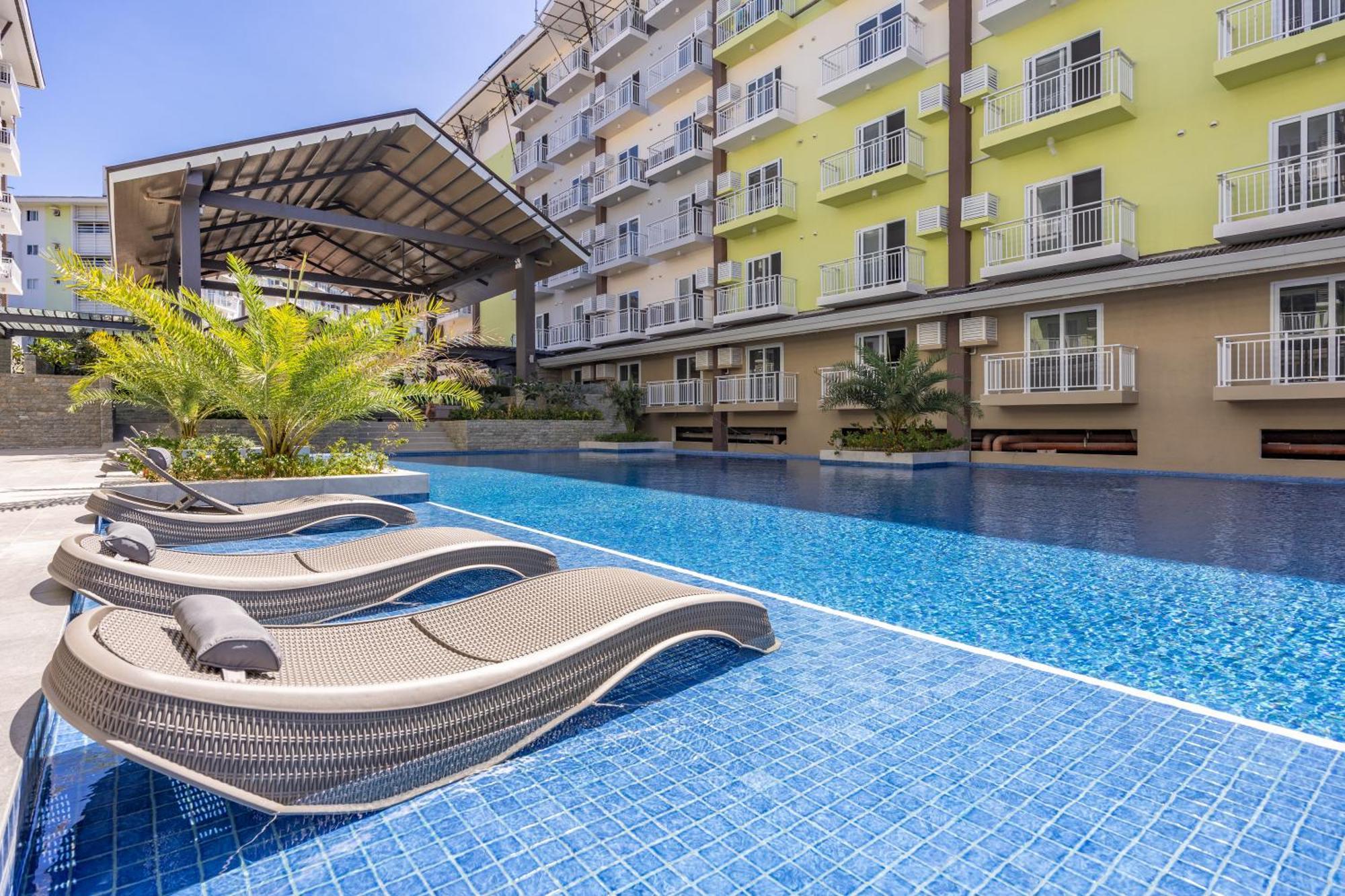 732 Express Condotel, 3 Minutes To Airport, With Gym & Pool Fast Wi-Fi, Free Netflix Мактан Екстериор снимка